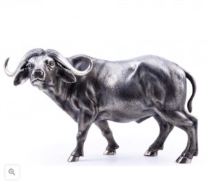 Buffalo Cafro —скульптура буйвола из стерлингового серебра 925 пробы.