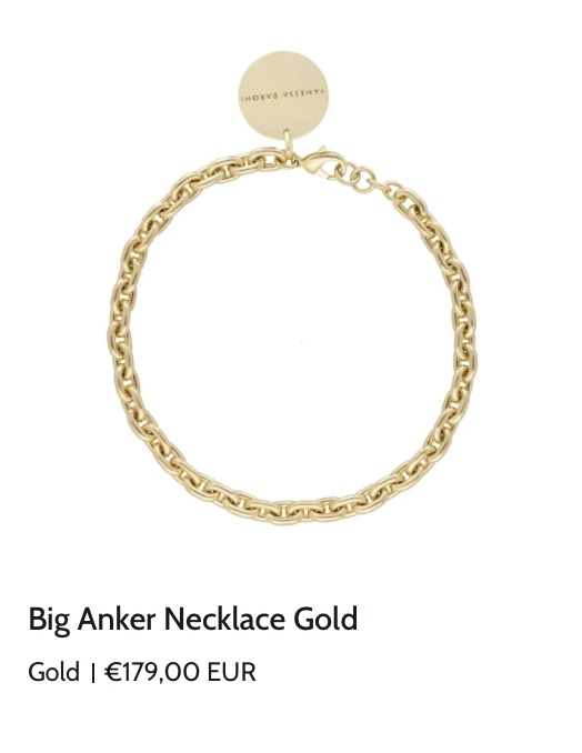Золотое колье Big Anker Necklace от Vanessa Baroni — выразительный акцент, который превращает самый простой образ в стильное высказывание.